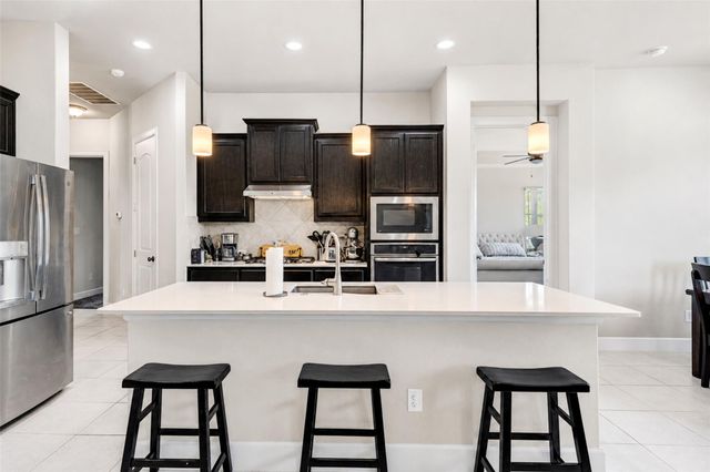 418 Quartz DR, Dripping Springs, TX 78620