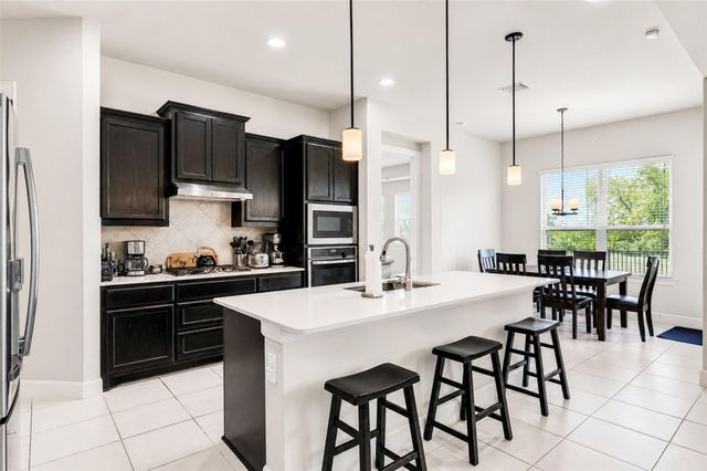 418 Quartz DR, Dripping Springs, TX 78620