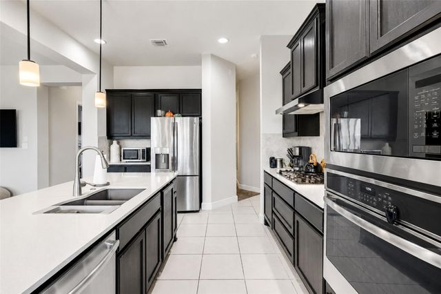 418 Quartz DR, Dripping Springs, TX 78620