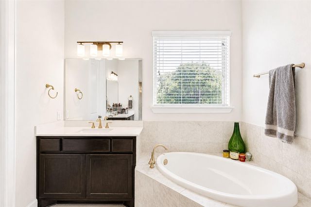 418 Quartz DR, Dripping Springs, TX 78620