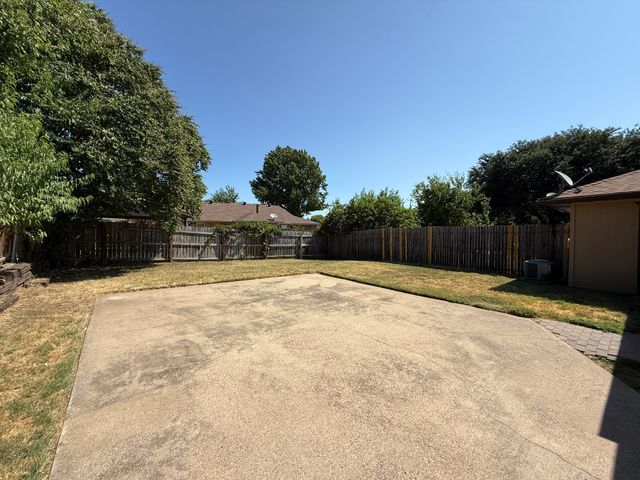 2317 Aquaduct Drive, Bedford, TX 76022