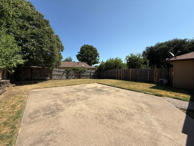 2317 Aquaduct Drive, Bedford, TX 76022