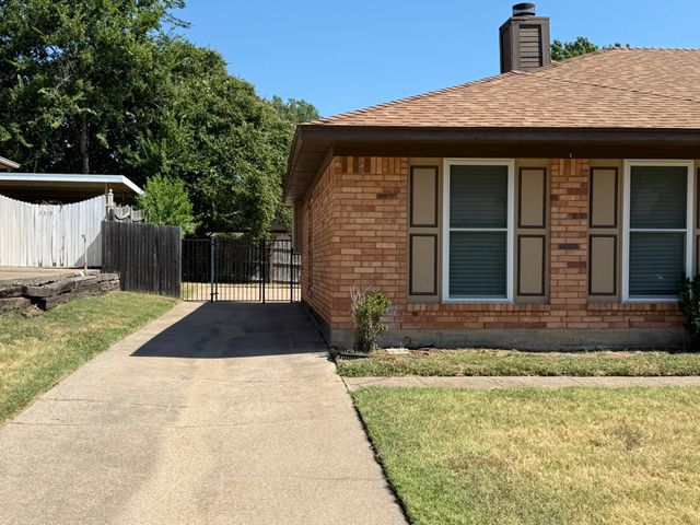 2317 Aquaduct Drive, Bedford, TX 76022