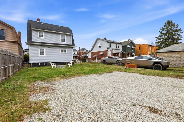 1126 Bellaire Ave, Brookline, PA 15226