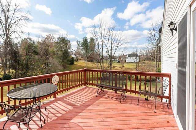 12 TRUITT LN, Fishersville, VA 22939