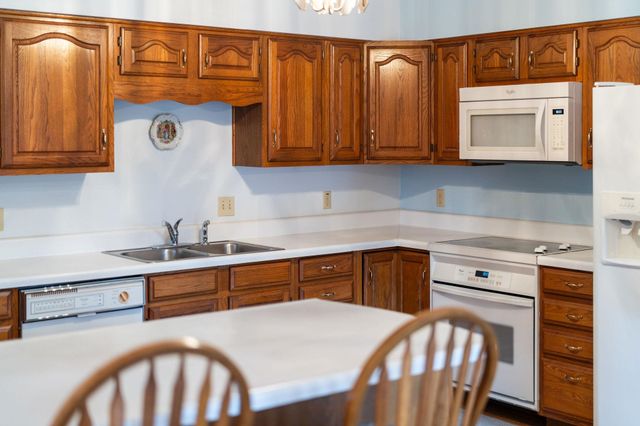 12 TRUITT LN, Fishersville, VA 22939