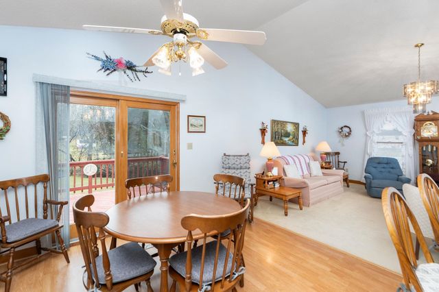 12 TRUITT LN, Fishersville, VA 22939
