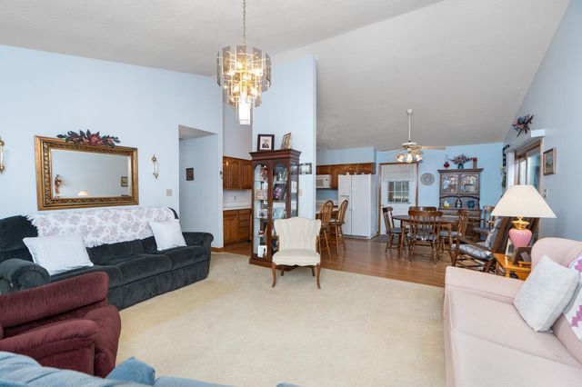 12 TRUITT LN, Fishersville, VA 22939