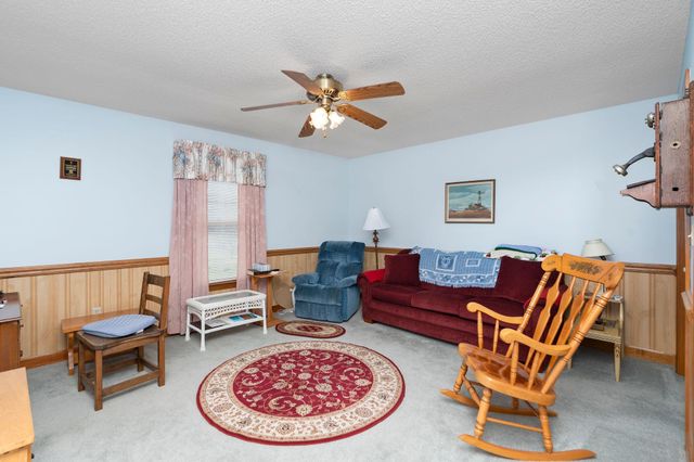 12 TRUITT LN, Fishersville, VA 22939