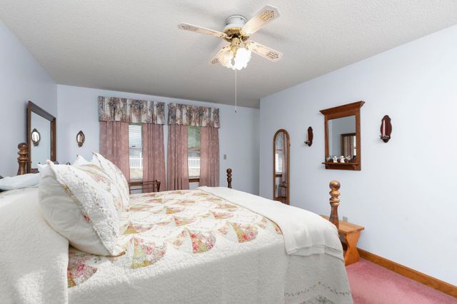 12 TRUITT LN, Fishersville, VA 22939