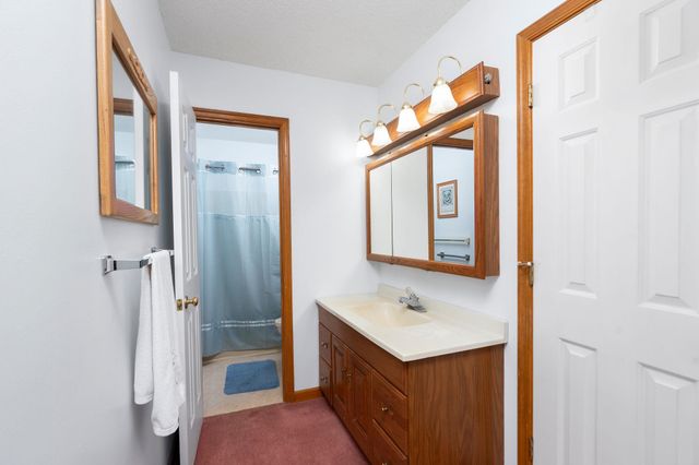 12 TRUITT LN, Fishersville, VA 22939