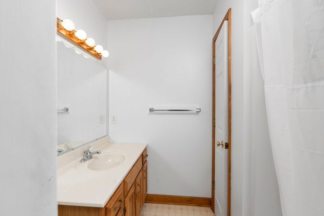 12 TRUITT LN, Fishersville, VA 22939