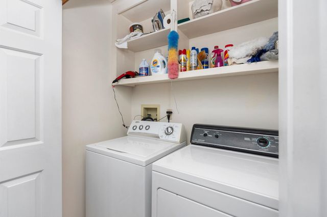 12 TRUITT LN, Fishersville, VA 22939