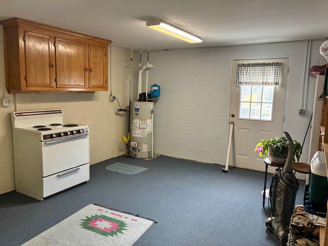 12 TRUITT LN, Fishersville, VA 22939