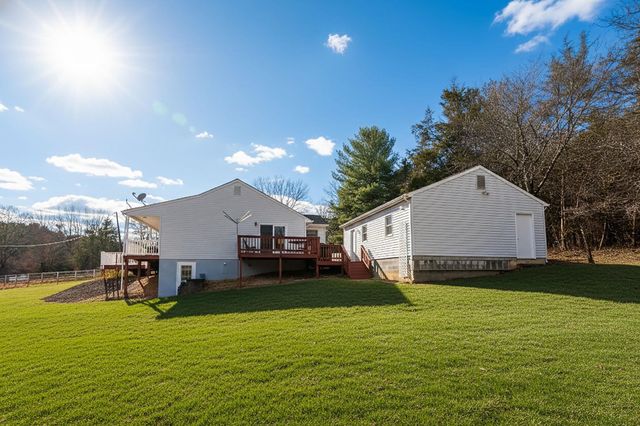 12 TRUITT LN, Fishersville, VA 22939