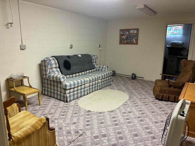 12 TRUITT LN, Fishersville, VA 22939