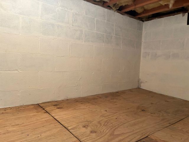 12 TRUITT LN, Fishersville, VA 22939