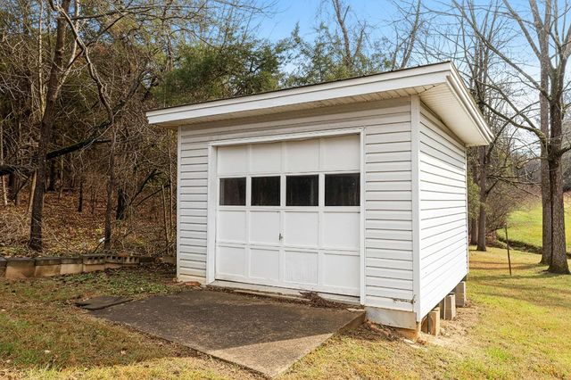 12 TRUITT LN, Fishersville, VA 22939