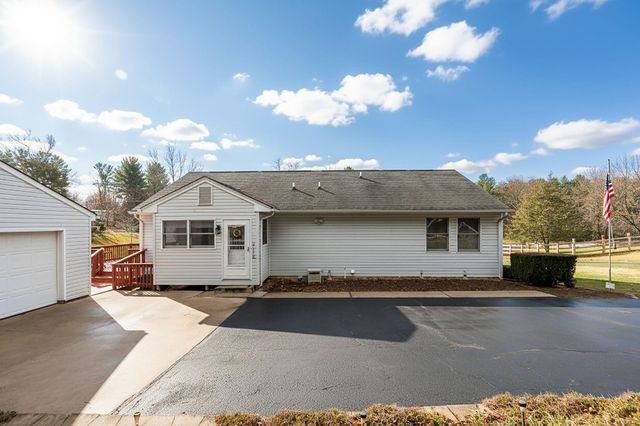 12 TRUITT LN, Fishersville, VA 22939