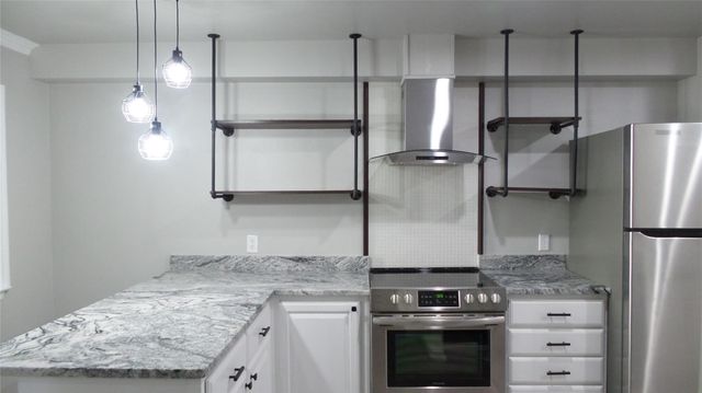 5723 Harvest Hill Road 1039, Dallas, TX 75230