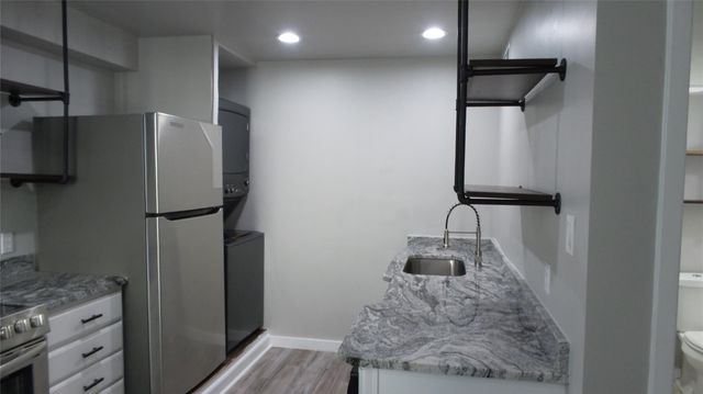 5723 Harvest Hill Road 1039, Dallas, TX 75230