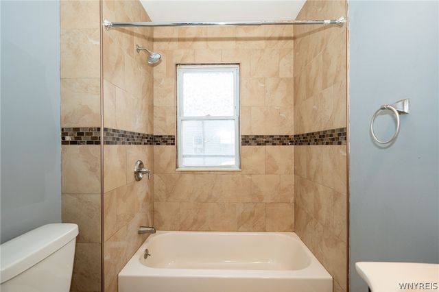 11 Hoyt Street, Buffalo, NY 14213