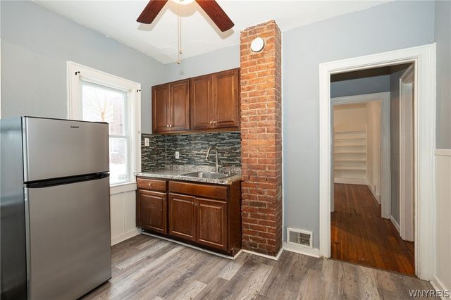 11 Hoyt Street, Buffalo, NY 14213