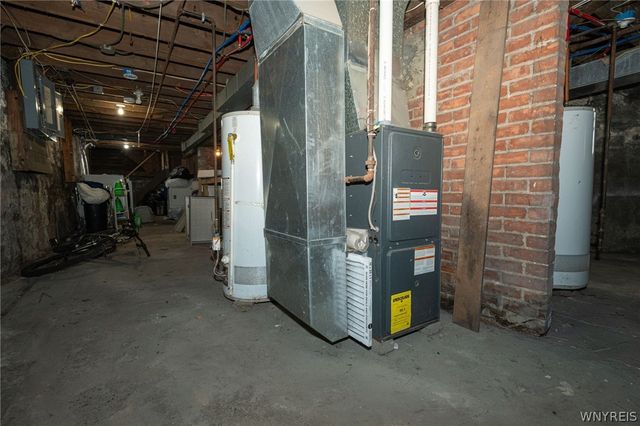 11 Hoyt Street, Buffalo, NY 14213