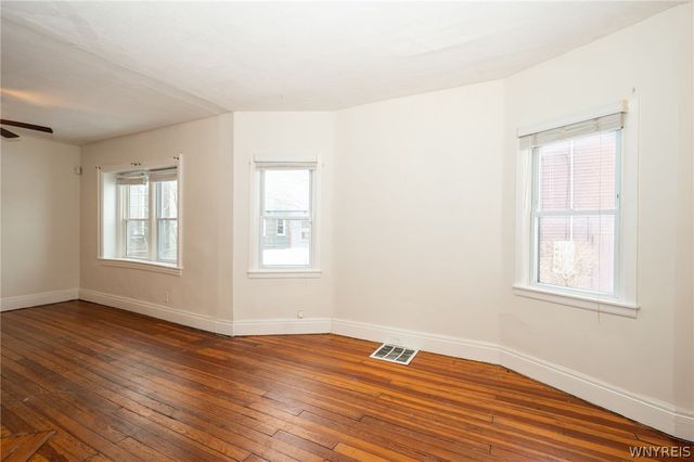 11 Hoyt Street, Buffalo, NY 14213