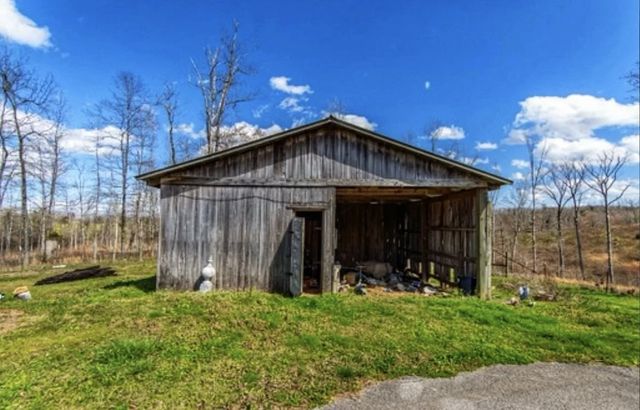 119 Kelleys Chapel Rd, Waynesboro, TN 38485