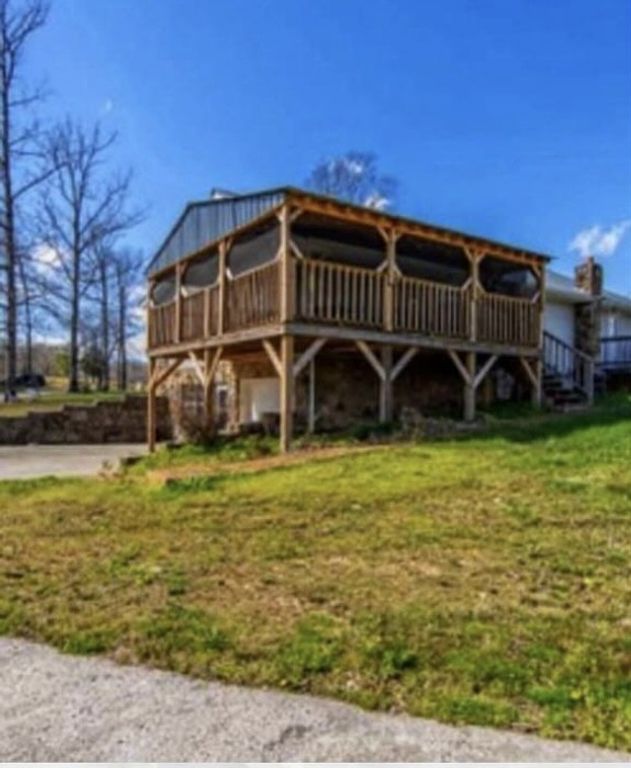 119 Kelleys Chapel Rd, Waynesboro, TN 38485