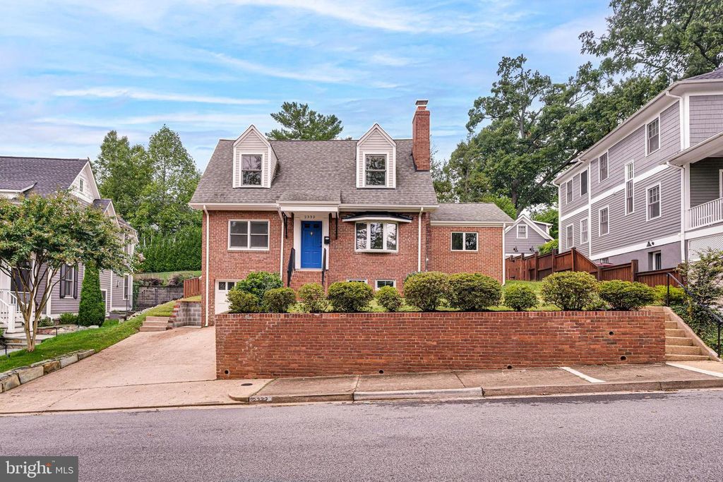 2332 N FILLMORE ST, Arlington, VA 22207