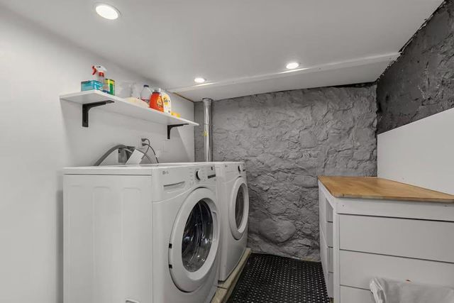 324 E COMMERCIAL STREET, Appleton, WI 54911