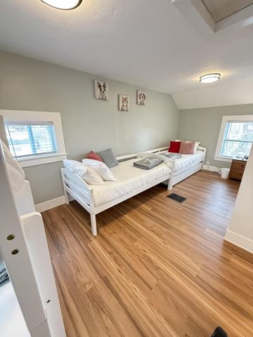 324 E COMMERCIAL STREET, Appleton, WI 54911