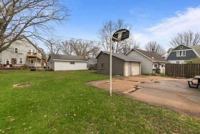 324 E COMMERCIAL STREET, Appleton, WI 54911