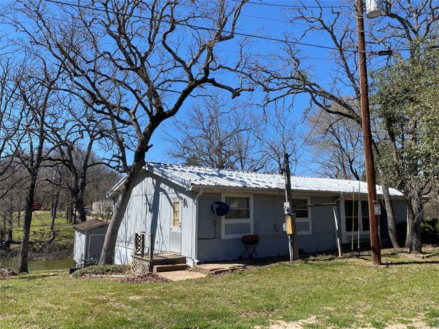 193 Lake Creek Drive, Mabank, TX 75156
