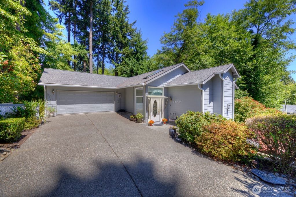 5607 178TH Street SW, Lynnwood, WA 98037