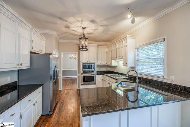 32 English Oak Road, Simpsonville, SC 29681