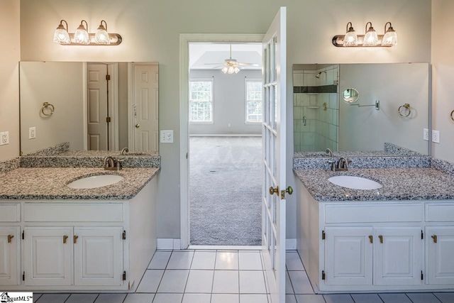 32 English Oak Road, Simpsonville, SC 29681