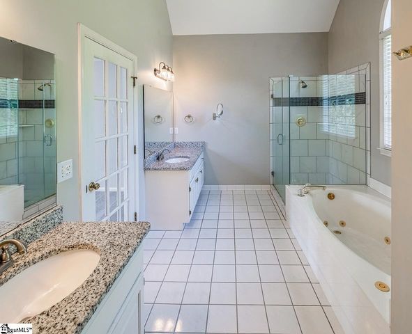 32 English Oak Road, Simpsonville, SC 29681