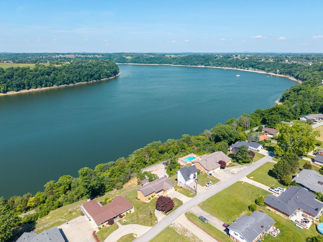 235 Lakeview Drive, Somerset, KY 42503