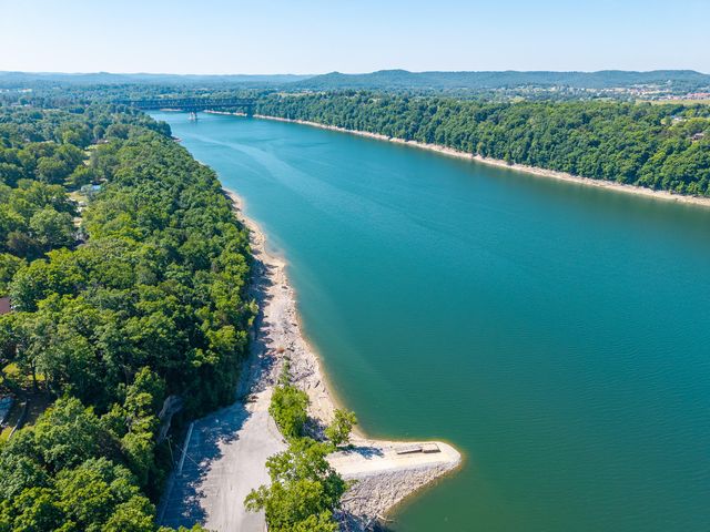 235 Lakeview Drive, Somerset, KY 42503