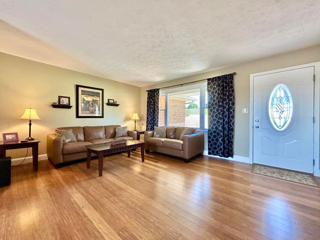 235 Lakeview Drive, Somerset, KY 42503