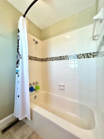 235 Lakeview Drive, Somerset, KY 42503