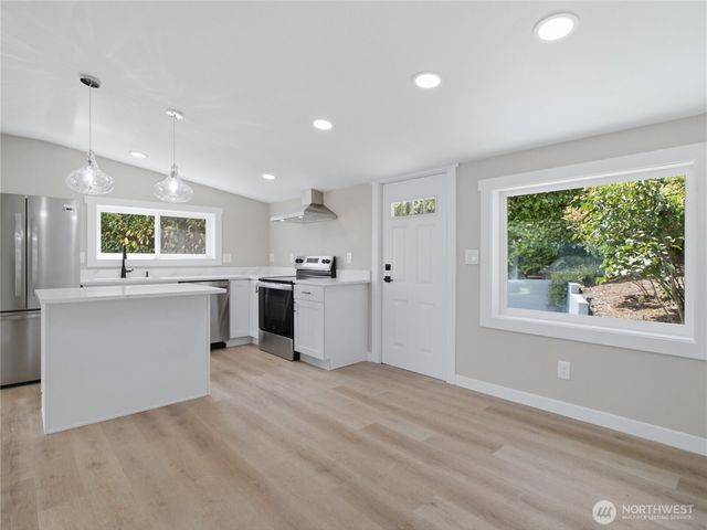 5600 Ocean View Boulevard NE, Bremerton, WA 98311
