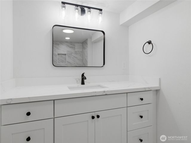 5600 Ocean View Boulevard NE, Bremerton, WA 98311