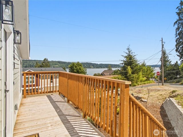 5600 Ocean View Boulevard NE, Bremerton, WA 98311