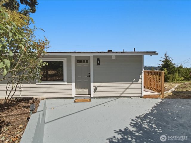 5600 Ocean View Boulevard NE, Bremerton, WA 98311