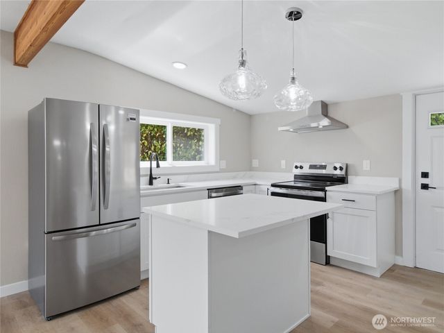 5600 Ocean View Boulevard NE, Bremerton, WA 98311