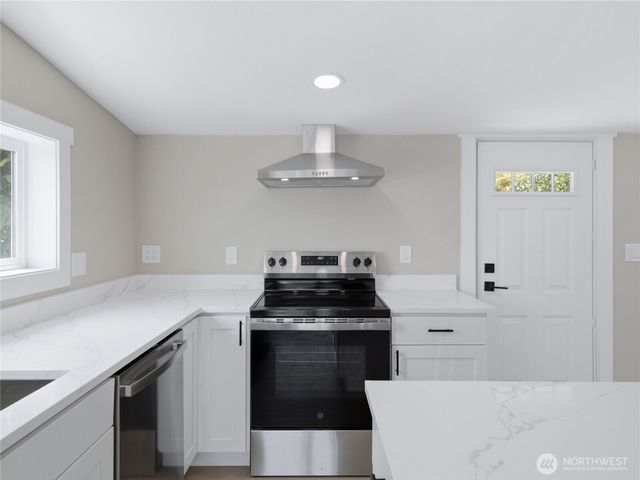 5600 Ocean View Boulevard NE, Bremerton, WA 98311